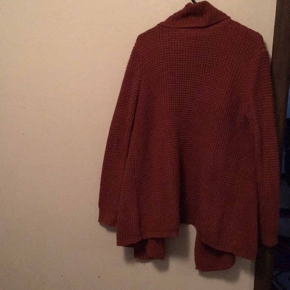 Rust colored pull over sweater - Picture 3 of 3